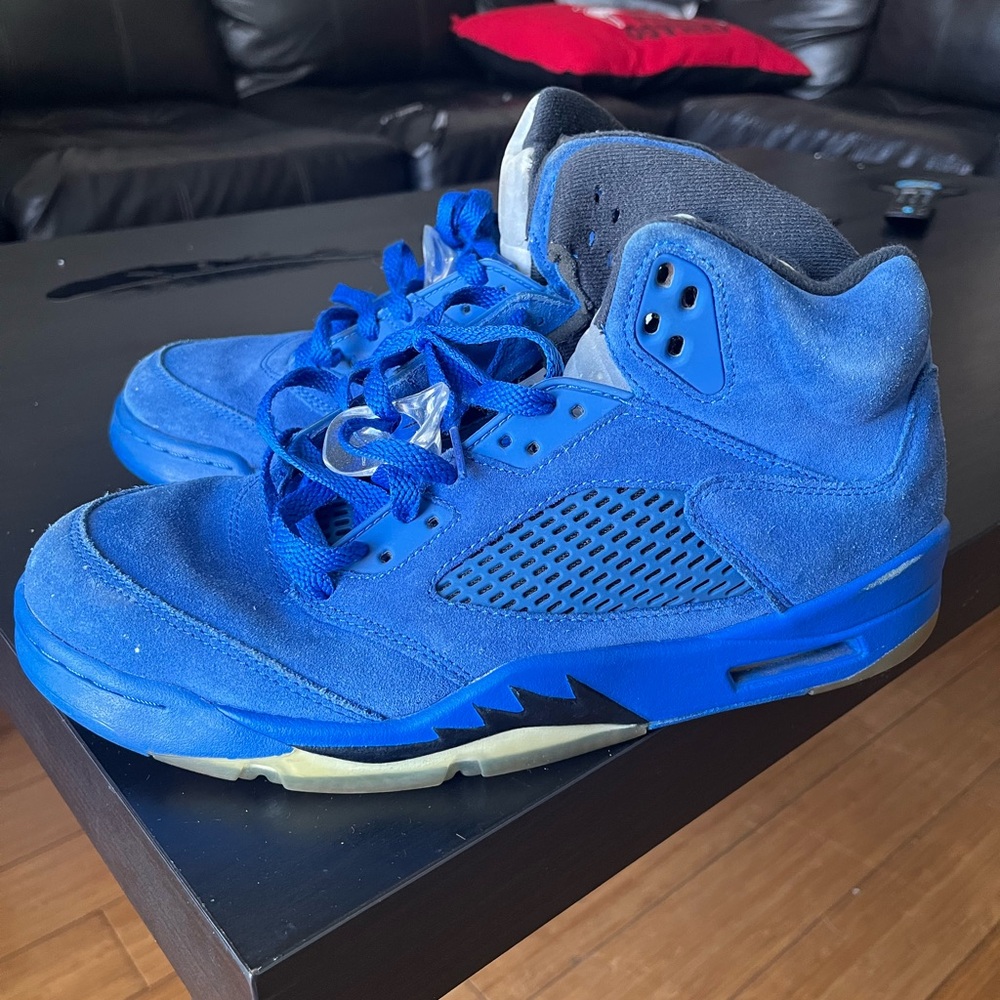 All blue Jordan 5’s